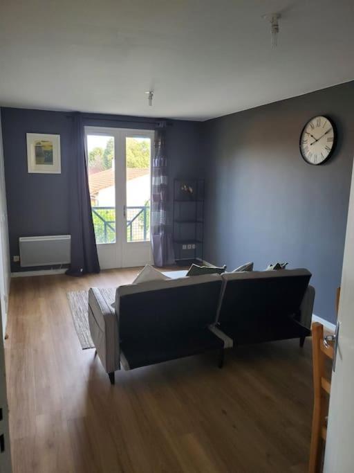 LʼIsle-Jourdain Appartement Moderne Et Equipe מראה חיצוני תמונה